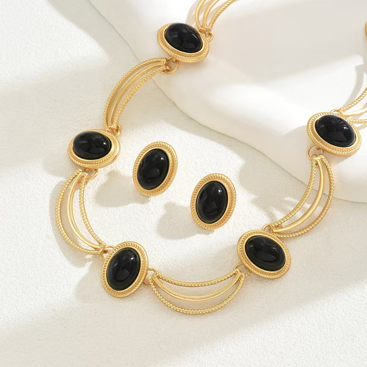 Vintage Court Style Necklace and Earring Set