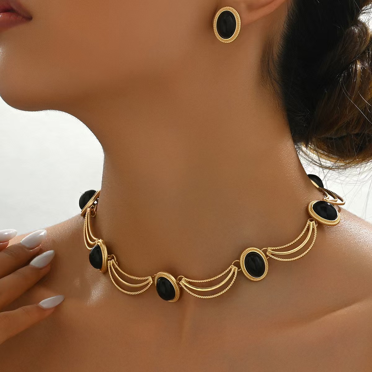 Vintage Court Style Necklace and Earring Set