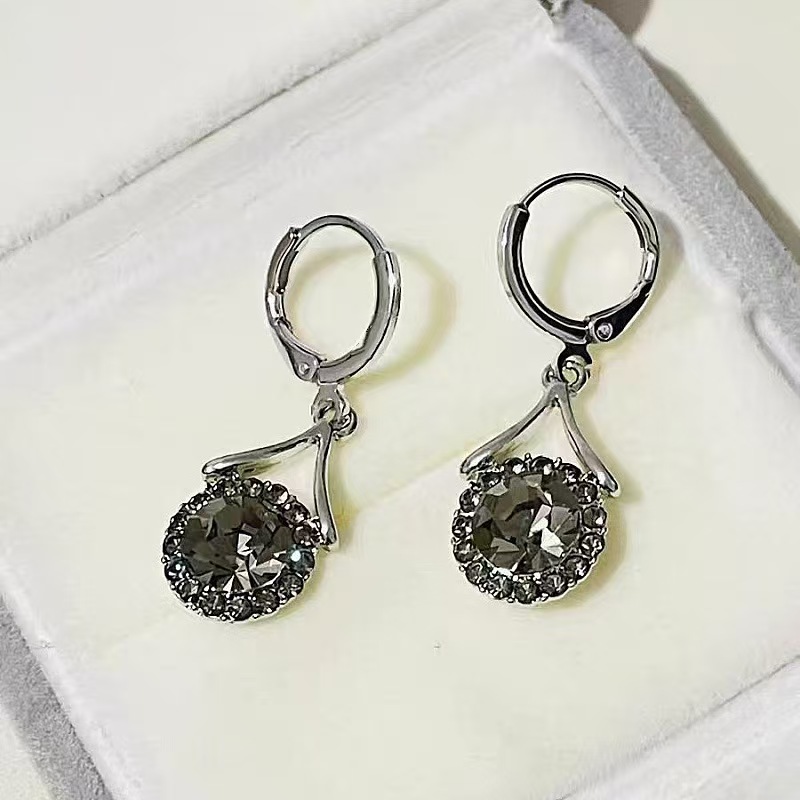 Vintage Light Luxury Rhinestone Earrings