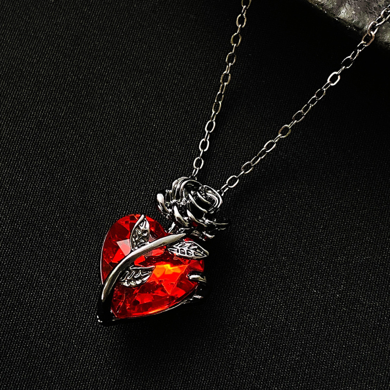 European and American-inspired dark gothic rose necklace