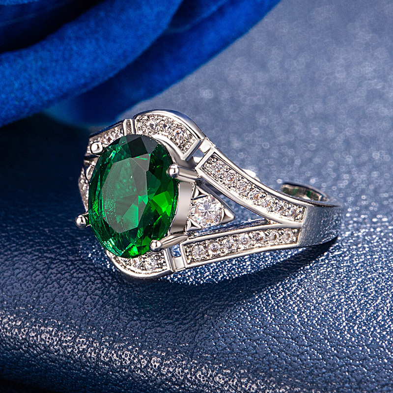 Fashion Zirconia Copper Ring with Pigeon Egg Design