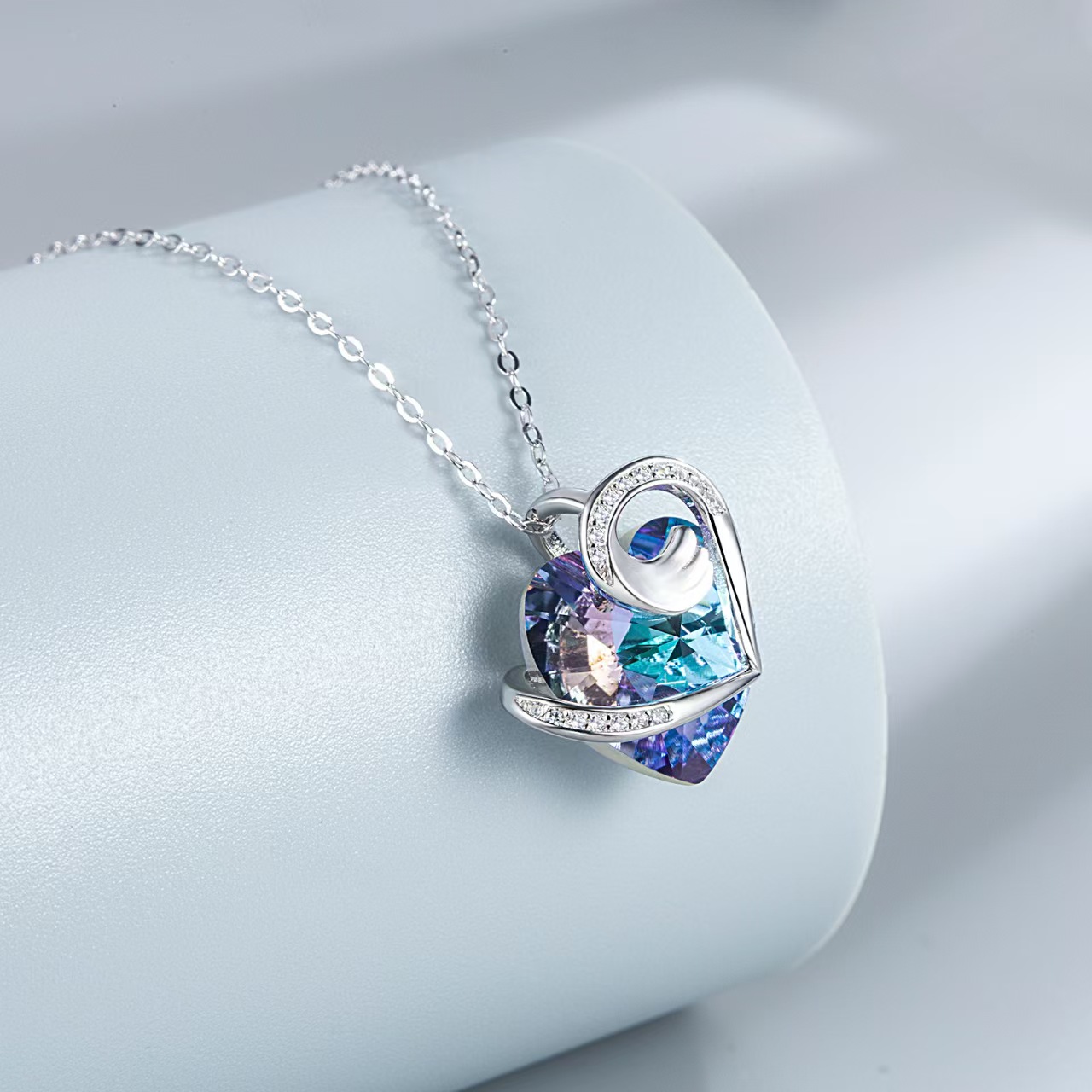 S925 Sterling Silver & Austrian Crystal Heart Pendant Necklace - A Symbol of Love