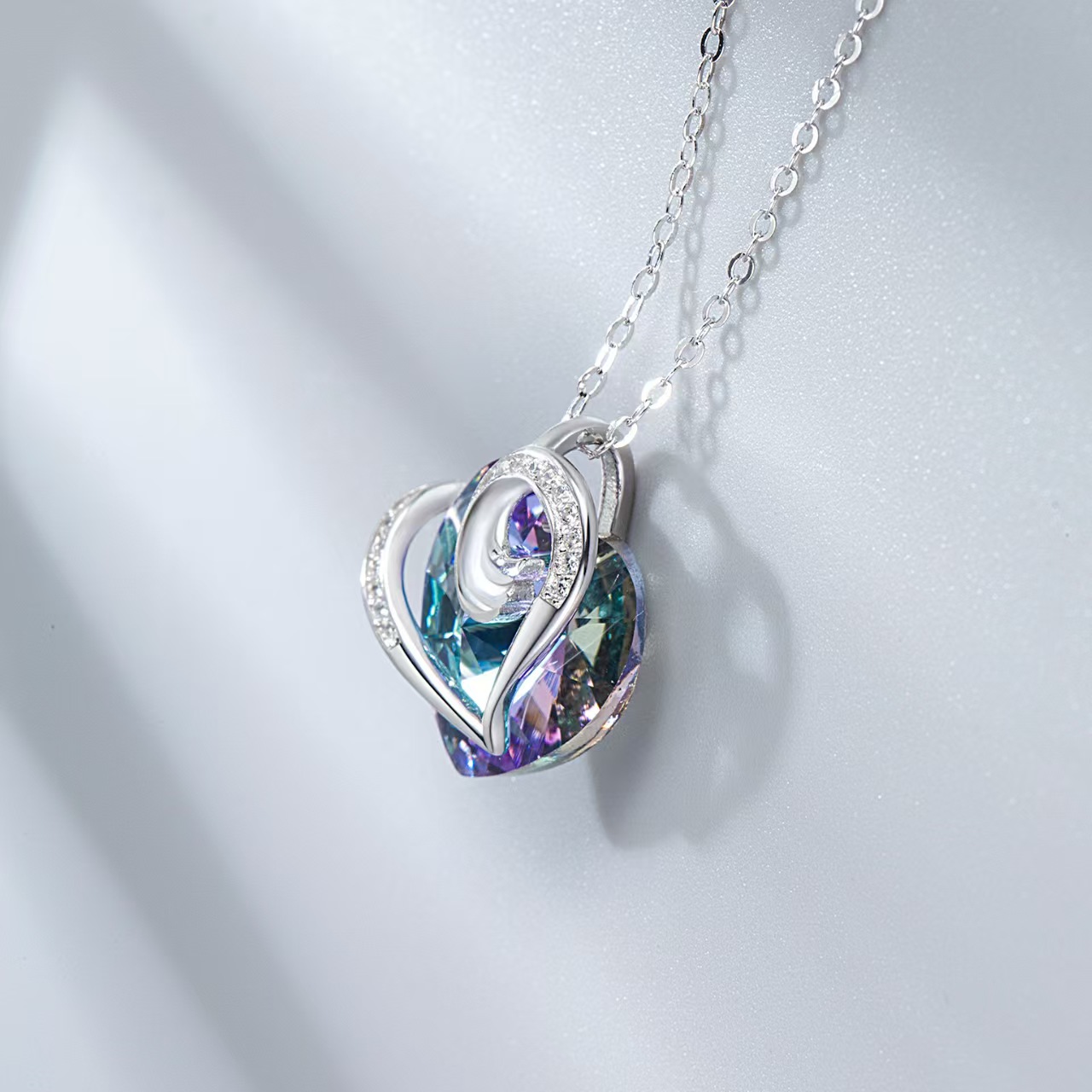 S925 Sterling Silver & Austrian Crystal Heart Pendant Necklace - A Symbol of Love